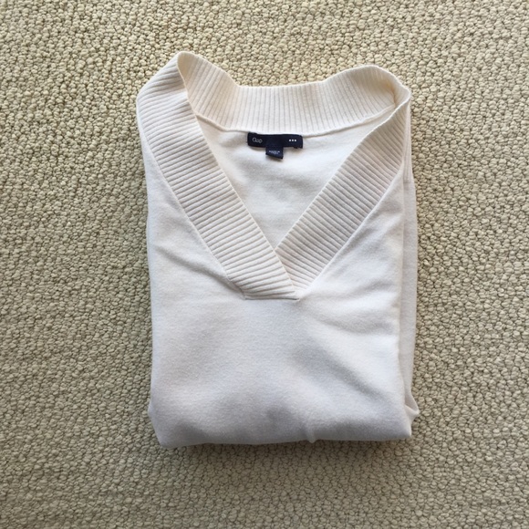 Gap Winter White Sweater - Picture 5 of 5